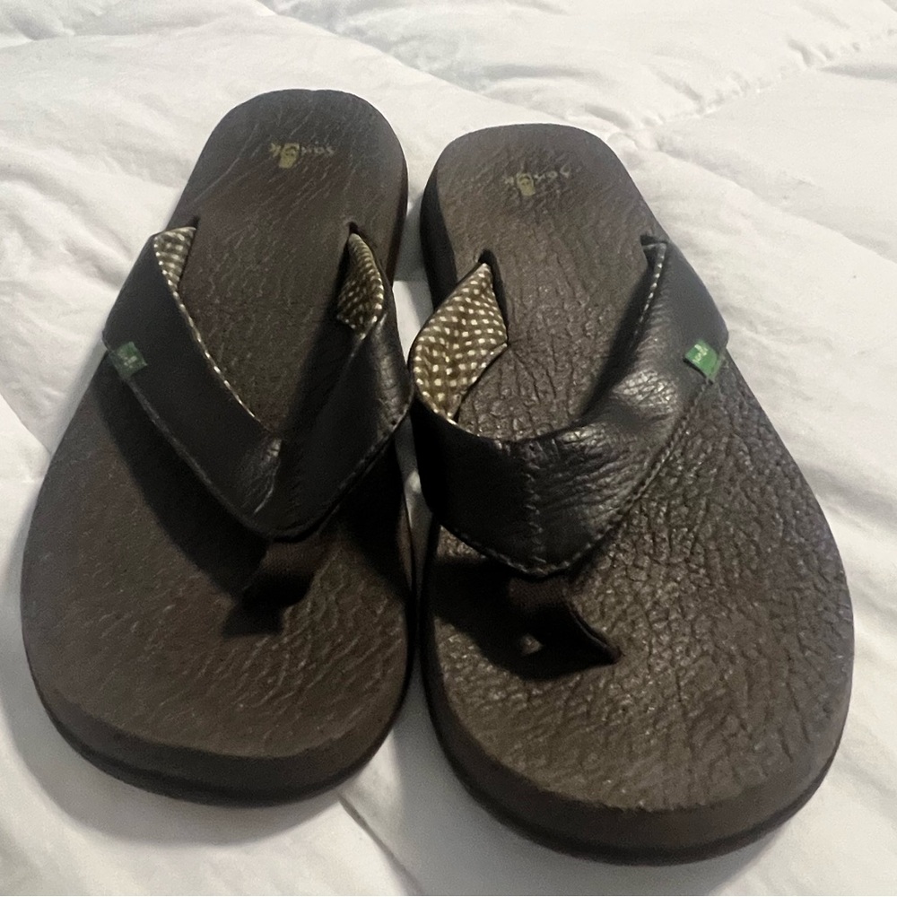 Sanok brown flip flops ladies size 9